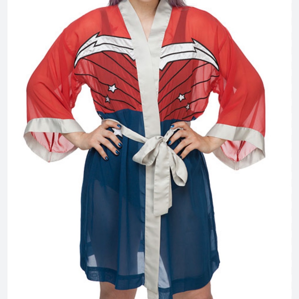 Wonder Woman Chiffon Coverup Robe ThinkGeek L/XL